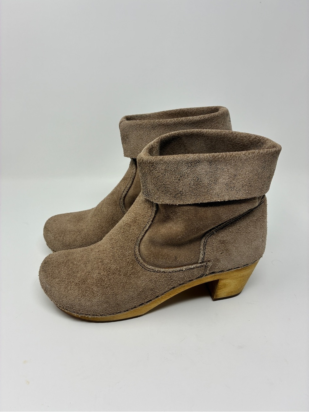Sanita Taupe Suede Fold-Over Ankle Boots 36 wood clog